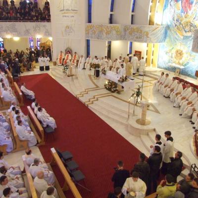 8 decembrie: Iaşi: Au fost sfinţiţi 14 diaconi