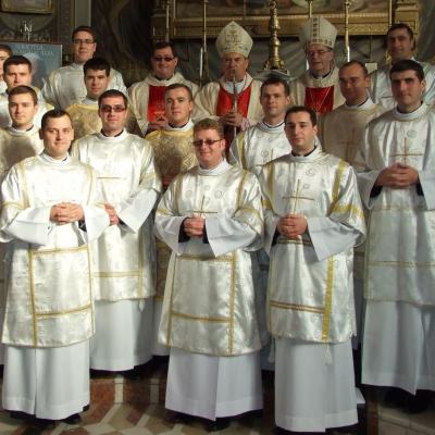 8 decembrie: Iaşi: Au fost sfinţiţi 14 diaconi