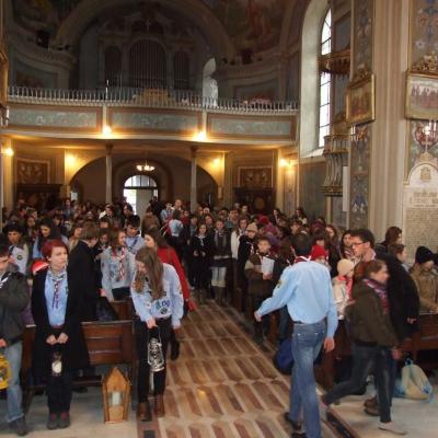 17 decembrie: Iaşi: Ceremonia distribuirii Luminii păcii de la Betleem