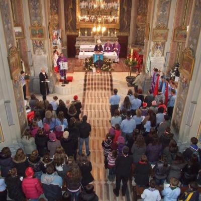17 decembrie: Iaşi: Ceremonia distribuirii Luminii păcii de la Betleem