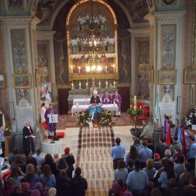 17 decembrie: Iaşi: Ceremonia distribuirii Luminii păcii de la Betleem