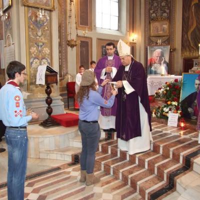 17 decembrie: Iaşi: Ceremonia distribuirii Luminii păcii de la Betleem