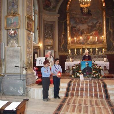 17 decembrie: Iaşi: Ceremonia distribuirii Luminii păcii de la Betleem