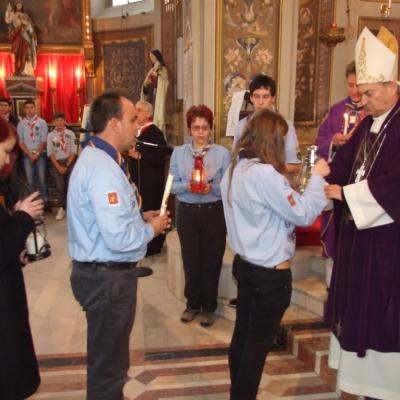 17 decembrie: Iaşi: Ceremonia distribuirii Luminii păcii de la Betleem
