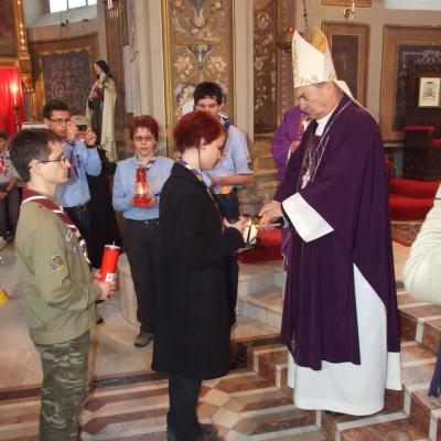 17 decembrie: Iaşi: Ceremonia distribuirii Luminii păcii de la Betleem