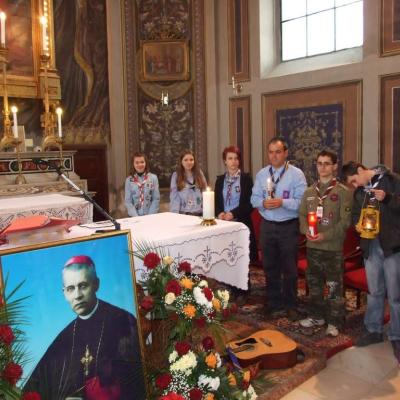 17 decembrie: Iaşi: Ceremonia distribuirii Luminii păcii de la Betleem