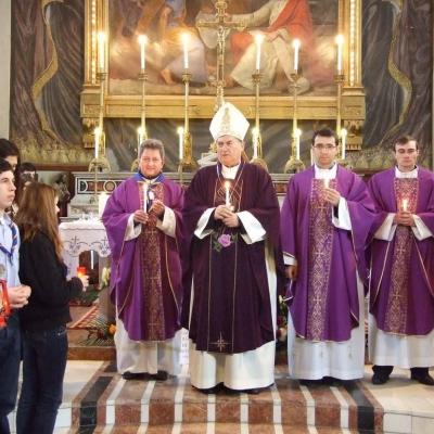 17 decembrie: Iaşi: Ceremonia distribuirii Luminii păcii de la Betleem