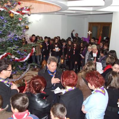 17 decembrie: Iaşi: Ceremonia distribuirii Luminii păcii de la Betleem