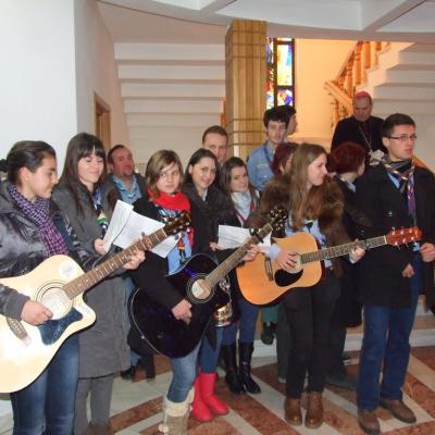 17 decembrie: Iaşi: Ceremonia distribuirii Luminii păcii de la Betleem