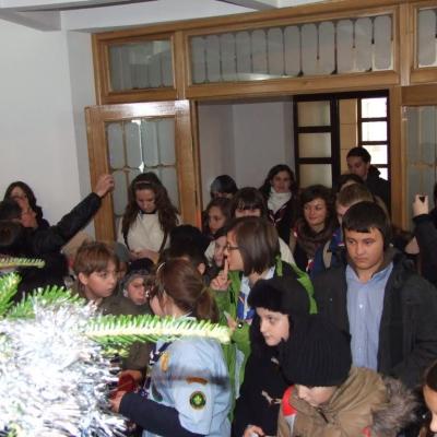 17 decembrie: Iaşi: Ceremonia distribuirii Luminii păcii de la Betleem