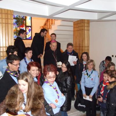 17 decembrie: Iaşi: Ceremonia distribuirii Luminii păcii de la Betleem
