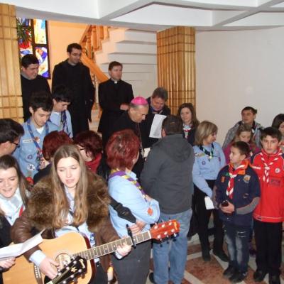 17 decembrie: Iaşi: Ceremonia distribuirii Luminii păcii de la Betleem