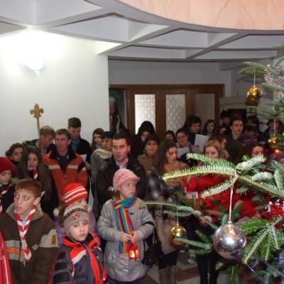 17 decembrie: Iaşi: Ceremonia distribuirii Luminii păcii de la Betleem