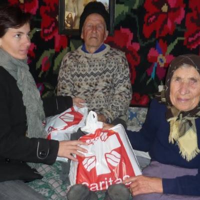 21 decembrie: Oţeleni: Dumnezeu e cu noi şi ne iubeşte