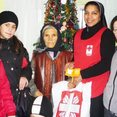 21 decembrie: Oţeleni: Dumnezeu e cu noi şi ne iubeşte