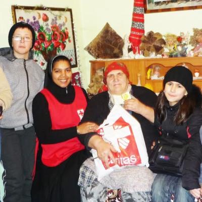 21 decembrie: Oţeleni: Dumnezeu e cu noi şi ne iubeşte