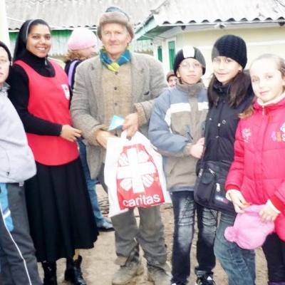 21 decembrie: Oţeleni: Dumnezeu e cu noi şi ne iubeşte