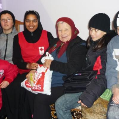 21 decembrie: Oţeleni: Dumnezeu e cu noi şi ne iubeşte