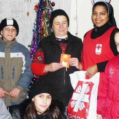 21 decembrie: Oţeleni: Dumnezeu e cu noi şi ne iubeşte