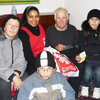 21 decembrie: Oţeleni: Dumnezeu e cu noi şi ne iubeşte