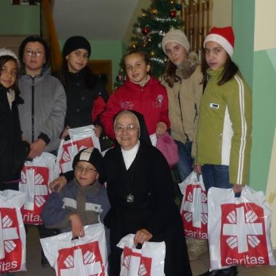 21 decembrie: Oţeleni: Dumnezeu e cu noi şi ne iubeşte