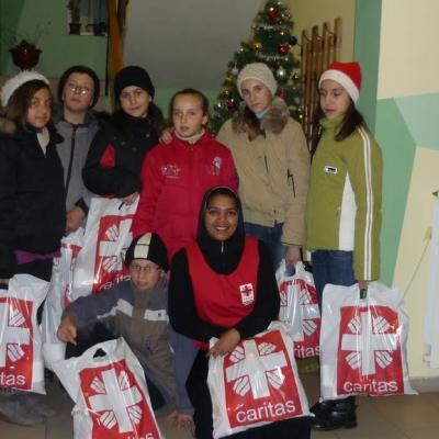 21 decembrie: Oţeleni: Dumnezeu e cu noi şi ne iubeşte