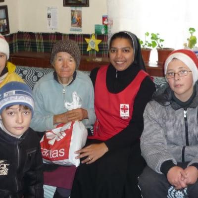 21 decembrie: Oţeleni: Dumnezeu e cu noi şi ne iubeşte