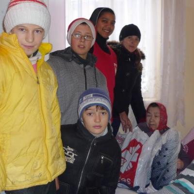 21 decembrie: Oţeleni: Dumnezeu e cu noi şi ne iubeşte