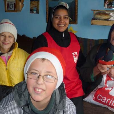 21 decembrie: Oţeleni: Dumnezeu e cu noi şi ne iubeşte