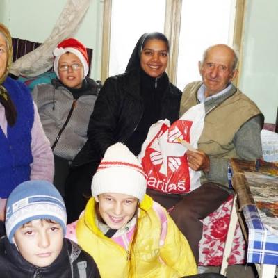 21 decembrie: Oţeleni: Dumnezeu e cu noi şi ne iubeşte