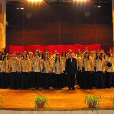22 decembrie 2011: Oneşti: În aşteptarea Crăciunului, la Liceul Teologic "Fericitul Ieremia"