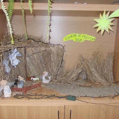 22 decembrie 2011: Oneşti: În aşteptarea Crăciunului, la Liceul Teologic "Fericitul Ieremia"