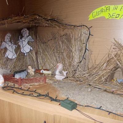 22 decembrie 2011: Oneşti: În aşteptarea Crăciunului, la Liceul Teologic "Fericitul Ieremia"
