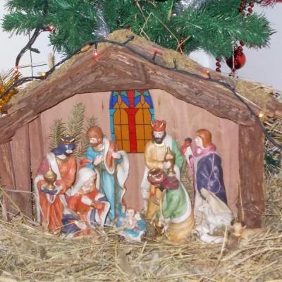 22 decembrie 2011: Oneşti: În aşteptarea Crăciunului, la Liceul Teologic "Fericitul Ieremia"