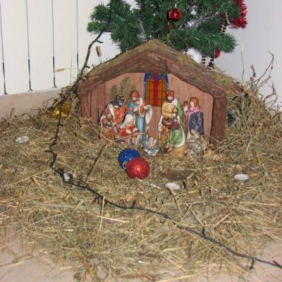 22 decembrie 2011: Oneşti: În aşteptarea Crăciunului, la Liceul Teologic "Fericitul Ieremia"
