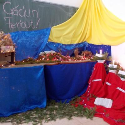 22 decembrie 2011: Oneşti: În aşteptarea Crăciunului, la Liceul Teologic "Fericitul Ieremia"