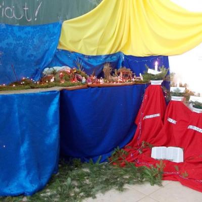 22 decembrie 2011: Oneşti: În aşteptarea Crăciunului, la Liceul Teologic "Fericitul Ieremia"
