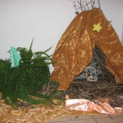 22 decembrie 2011: Oneşti: În aşteptarea Crăciunului, la Liceul Teologic "Fericitul Ieremia"