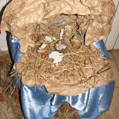 22 decembrie 2011: Oneşti: În aşteptarea Crăciunului, la Liceul Teologic "Fericitul Ieremia"