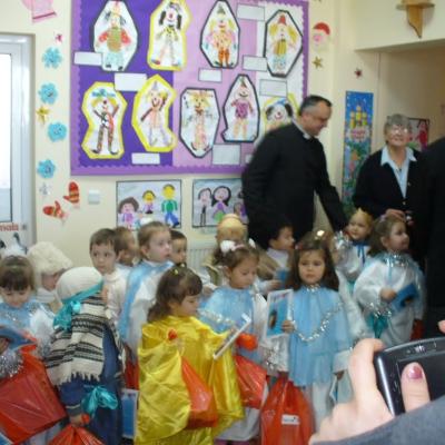 22 decembrie: Iugani: Serbare de Crăciun la Grădiniţa "Sfântul Nicolae"