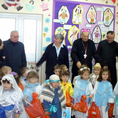22 decembrie: Iugani: Serbare de Crăciun la Grădiniţa "Sfântul Nicolae"