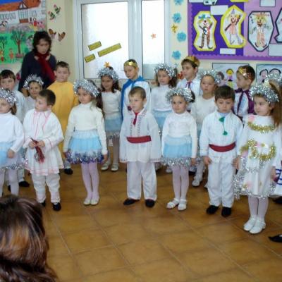22 decembrie: Iugani: Serbare de Crăciun la Grădiniţa "Sfântul Nicolae"