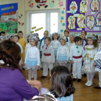 22 decembrie: Iugani: Serbare de Crăciun la Grădiniţa "Sfântul Nicolae"