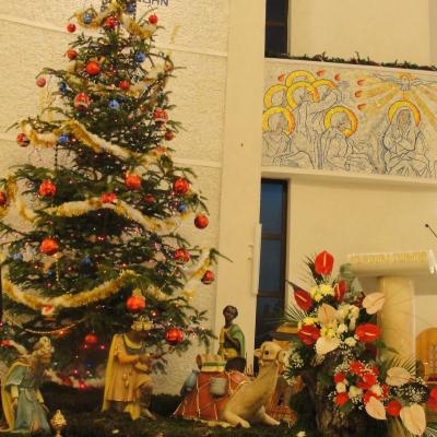 25 decembrie: Iaşi: Sărbătoarea Crăciunului în catedrală