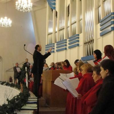 25 decembrie: Iaşi: Sărbătoarea Crăciunului în catedrală