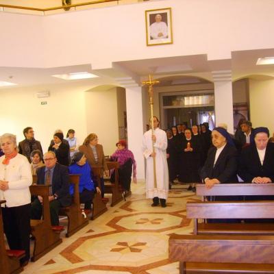 6 ianuarie: Iaşi: Reînnoirea voturilor a 12 surori din Congregaţia ”Fiicele Sfintei Maria a Divinei Providenţe”
