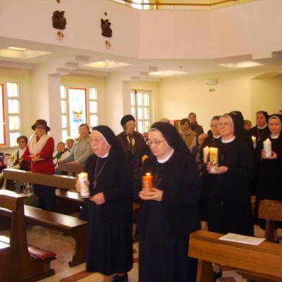 6 ianuarie: Iaşi: Reînnoirea voturilor a 12 surori din Congregaţia ”Fiicele Sfintei Maria a Divinei Providenţe”