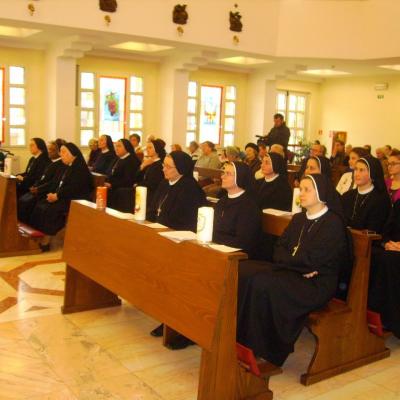 6 ianuarie: Iaşi: Reînnoirea voturilor a 12 surori din Congregaţia ”Fiicele Sfintei Maria a Divinei Providenţe”