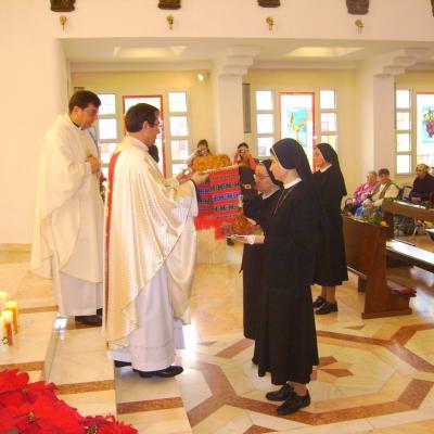 6 ianuarie: Iaşi: Reînnoirea voturilor a 12 surori din Congregaţia ”Fiicele Sfintei Maria a Divinei Providenţe”