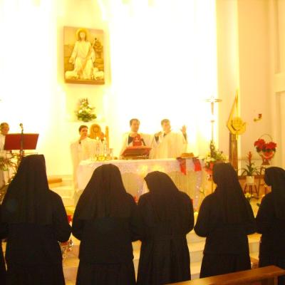 6 ianuarie: Iaşi: Reînnoirea voturilor a 12 surori din Congregaţia ”Fiicele Sfintei Maria a Divinei Providenţe”
